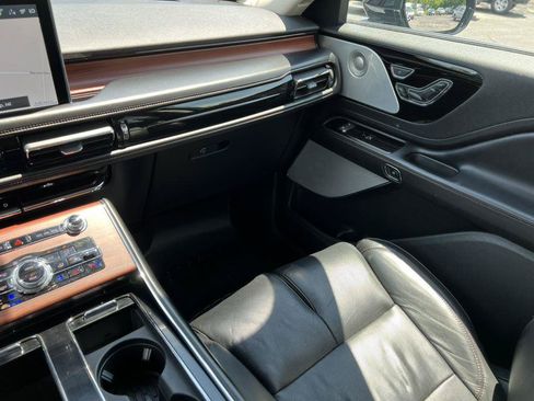 Used 2022 Lincoln Aviator Reserve w/ Equipment Group 201A AWD/4WD image 30