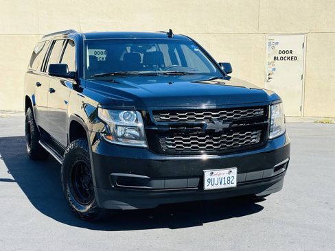 Used 2020 Chevrolet Suburban LT image 1