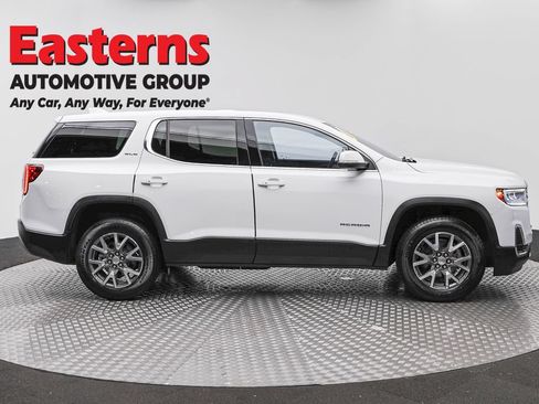 Used 2023 GMC Acadia SLE FWD image 4