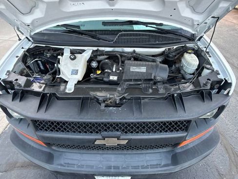 Used 2015 Chevrolet Express 2500 RWD image 13