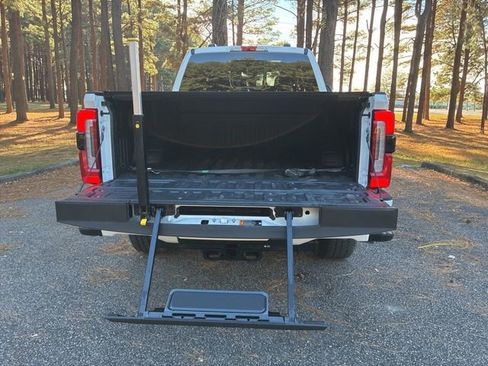 Used 2025 Ford F350 Platinum w/ FX4 Off-Road Package image 19