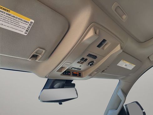 Used 2019 Cadillac Escalade Premium Luxury image 38