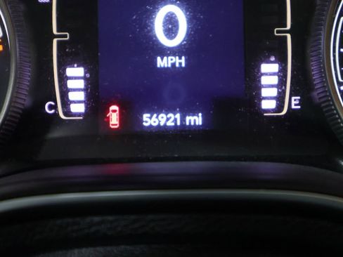 Certified 2019 Jeep Cherokee Latitude Plus w/ Cold Weather Group image 34