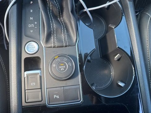 Used 2023 Volkswagen Atlas SE w/ Panoramic Sunroof Package image 15