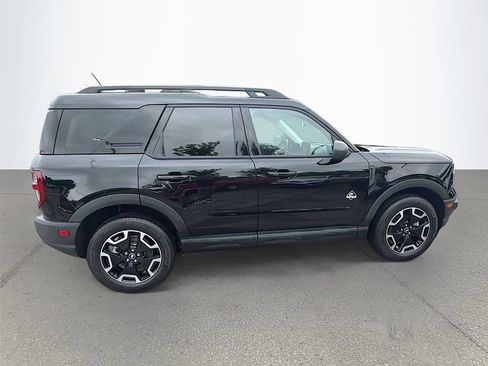Used 2023 Ford Bronco Sport Outer Banks w/ Tech Package AWD/4WD image 3