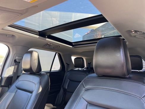 Used 2023 Ford Explorer XLT w/ Equipment Group 202A image 24