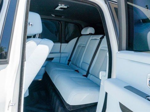 Used 2024 Rolls-Royce Cullinan Black Badge image 61