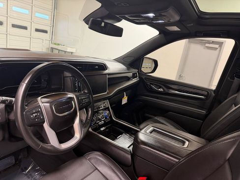 Used 2023 GMC Yukon Denali AWD/4WD image 14