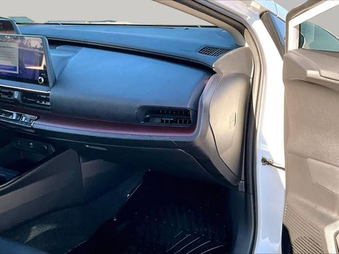 Used 2023 Toyota Prius Prime Premium FWD image 18