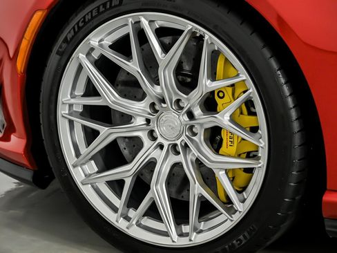 Used 2019 Ferrari 812 Superfast RWD image 13