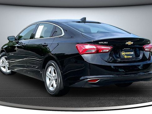 Used 2022 Chevrolet Malibu LT FWD image 4