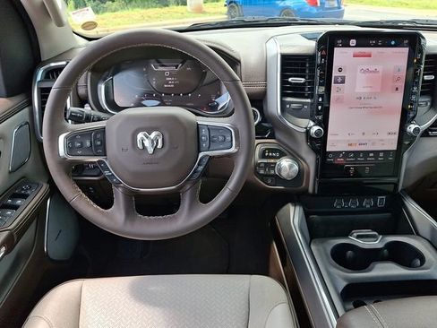 Used 2025 RAM 1500 Laramie AWD/4WD image 11