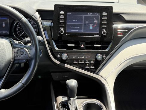 Used 2022 Toyota Camry SE image 22