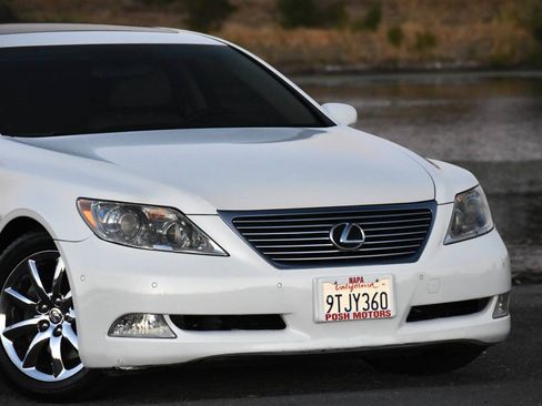 Used 2009 Lexus LS 460 L RWD image 2