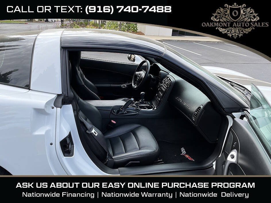 Used 2011 Chevrolet Corvette Coupe w/ 1LT RWD image 15
