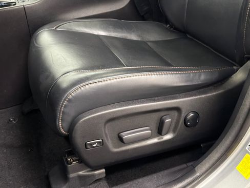 Used 2018 Toyota Highlander XLE image 16