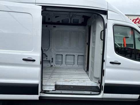 Used 2023 Ford Transit 250 148 High Roof Extended AWD image 19