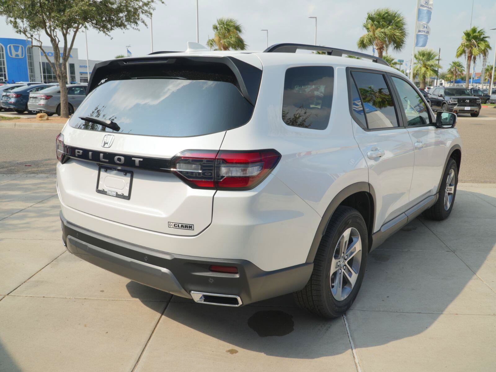 New 2026 Honda Pilot EX-L image 5
