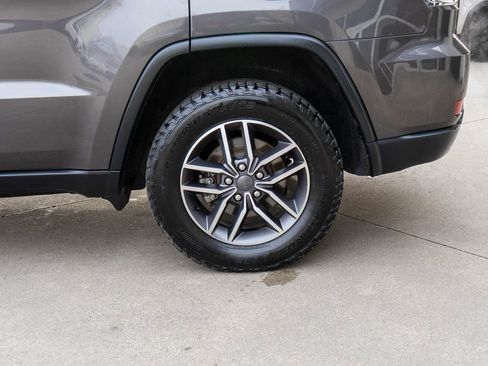 Used 2020 Jeep Grand Cherokee Laredo w/ Quick Order Package 2BN North image 31