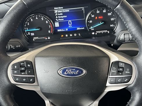 Used 2023 Ford Explorer XLT w/ Equipment Group 202A AWD/4WD image 35