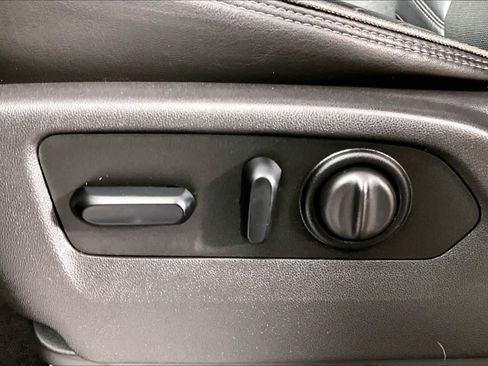 Used 2019 Chevrolet Silverado 1500 High Country w/ Technology Package RWD image 29