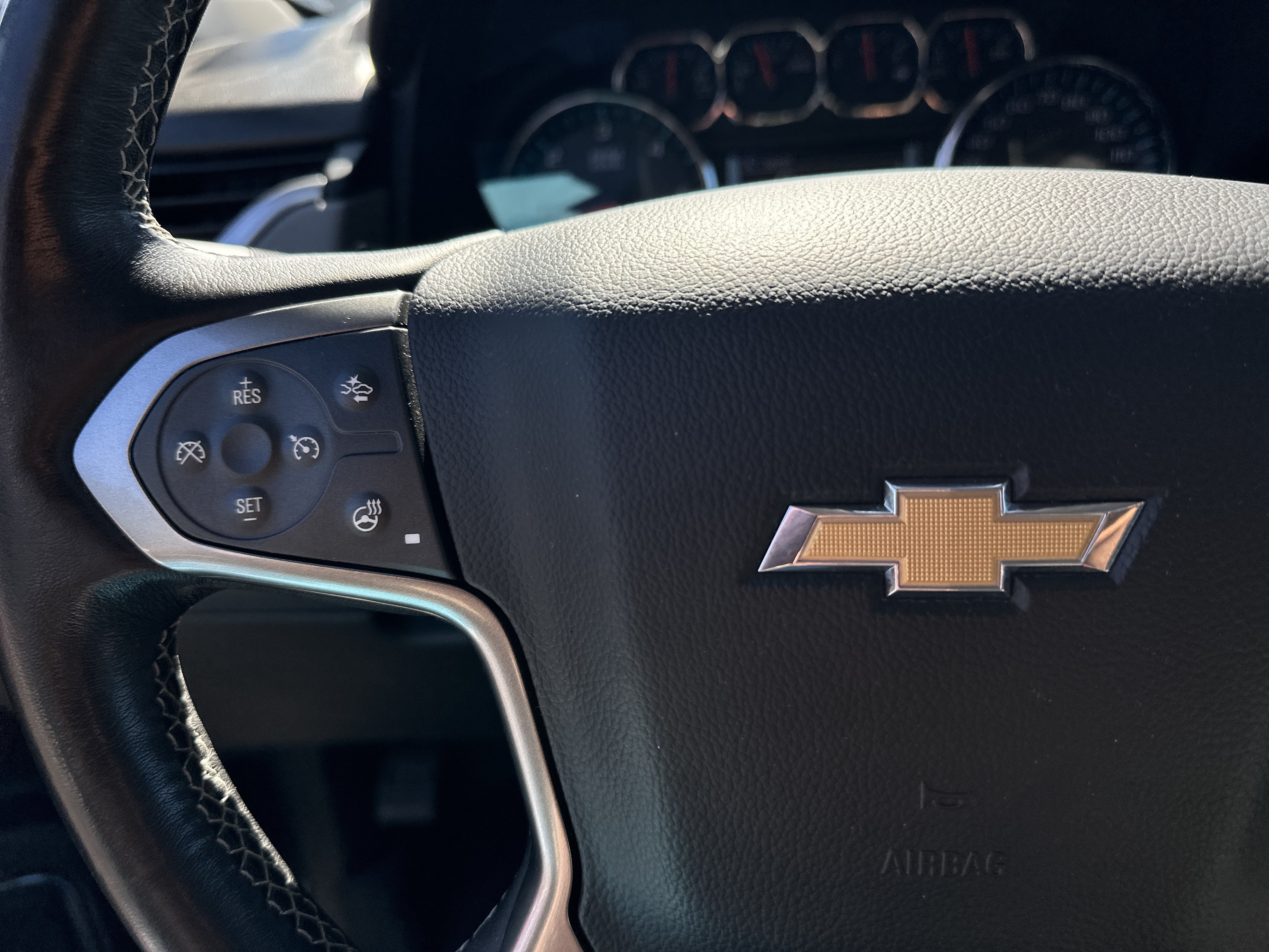 Used 2020 Chevrolet Suburban LT AWD/4WD image 25
