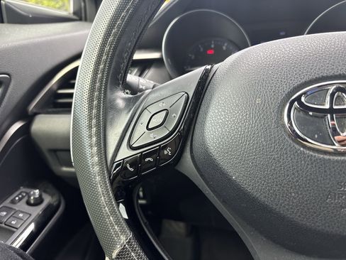 Used 2019 Toyota C-HR XLE image 25