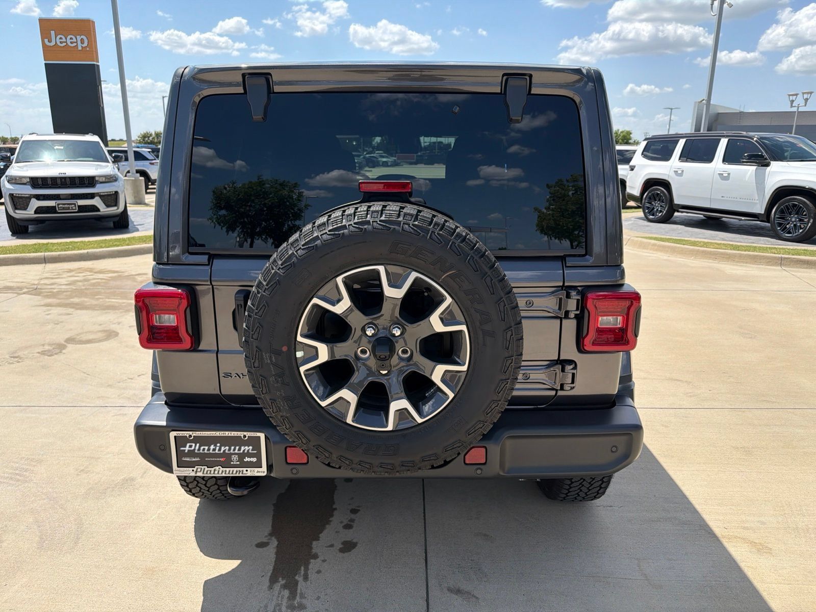 New 2026 Jeep Wrangler Unlimited Sahara AWD/4WD image 4