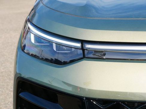 Certified 2026 Volkswagen Tiguan SEL R-Line AWD/4WD image 10