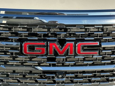 Used 2023 GMC Acadia Denali w/ Denali Ultimate Package image 40