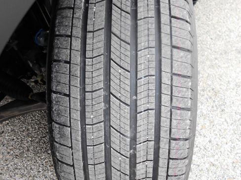 New 2025 Jeep Grand Cherokee Limited image 12