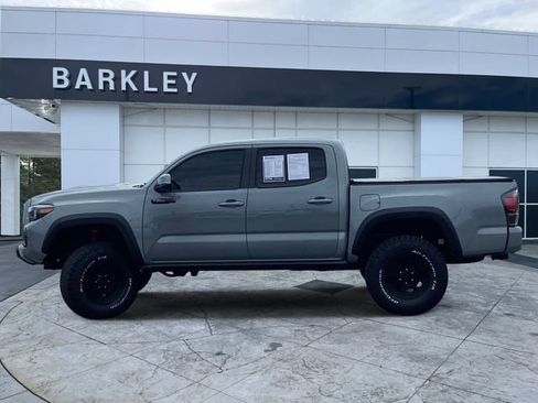 Used 2017 Toyota Tacoma TRD Pro AWD/4WD image 6