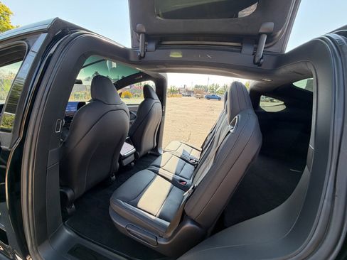 Used 2023 Tesla Model X AWD/4WD image 11