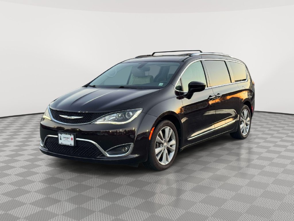 Used 2017 Chrysler Pacifica Touring-L Plus FWD image 3