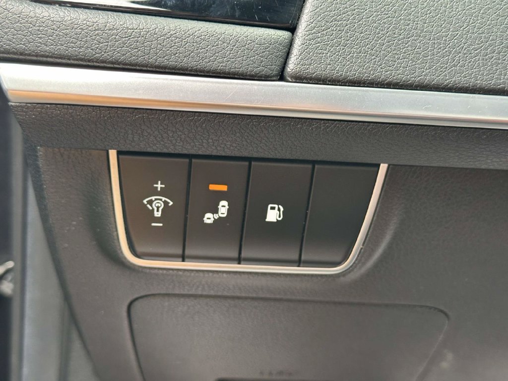 Used 2020 Kia Stinger GT-Line AWD/4WD image 35