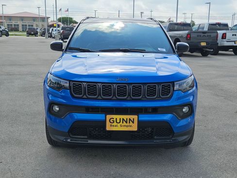 Used 2024 Jeep Compass Latitude w/ Convenience Group AWD/4WD image 8
