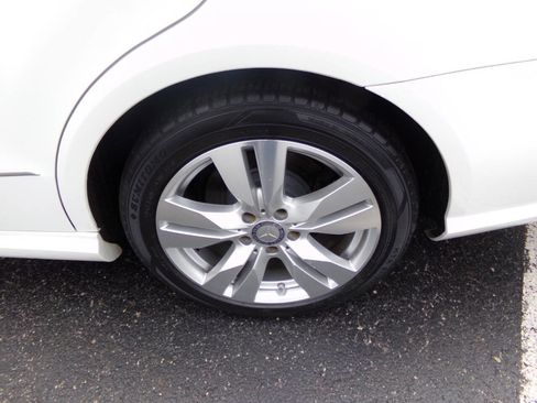 Used 2013 Mercedes-Benz E 350 BlueTEC Sedan image 16