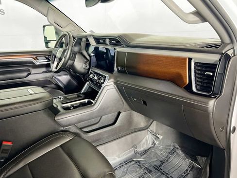 Used 2025 GMC Sierra 3500 Denali image 28