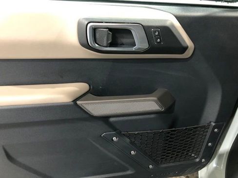 Used 2022 Ford Bronco Wildtrak image 14