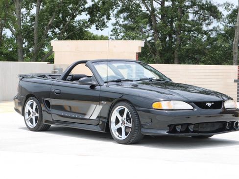 Used 1997 Ford Mustang GT RWD image 3