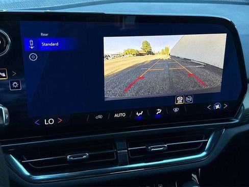 New 2026 Chevrolet Equinox EV LT image 20