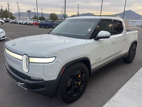 Used 2023 Rivian R1T Launch Edition image 3