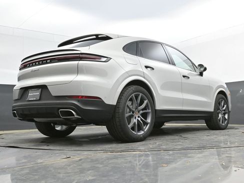 New 2025 Porsche Cayenne Coupe image 36