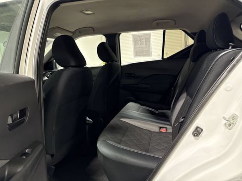 Used 2018 Nissan Kicks S FWD image 22