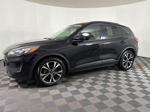 Used 2022 Ford Escape SE w/ SE Sport Appearance Package FWD image 19