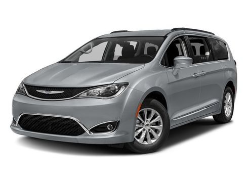 Used 2017 Chrysler Pacifica Touring-L Plus FWD image 4