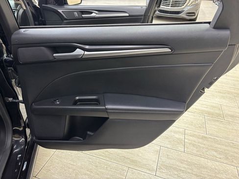 Used 2019 Ford Fusion Titanium AWD/4WD image 19