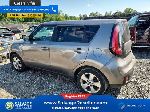 Used 2018 Kia Soul w/ Convenience Package FWD image 3