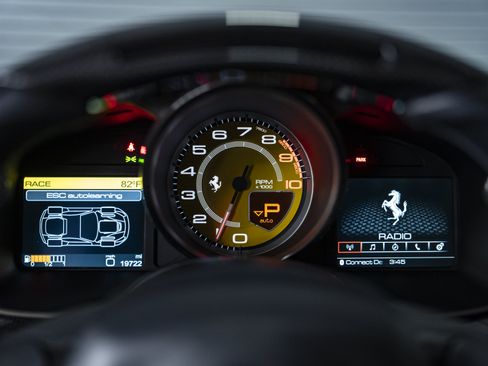 Used 2014 Ferrari F12 Berlinetta RWD image 35