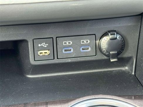 Used 2022 Toyota Highlander Limited image 33